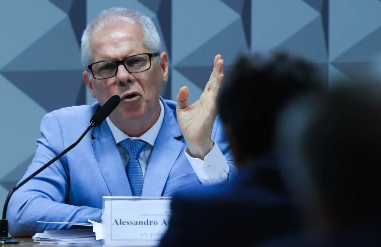 INSS: PF aponta que ex-presidente do INSS recebeu R$ 4 milhões em propina de associação investigada