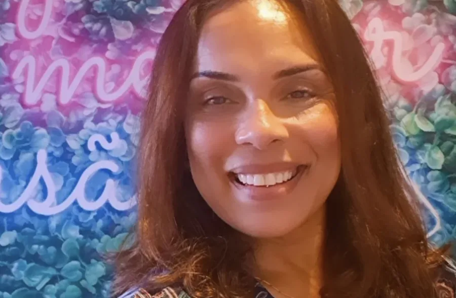 Carnaval SP 2026: Apuração AO VIVO tem nova voz; Eloise Matos substitui Mestre Zulu