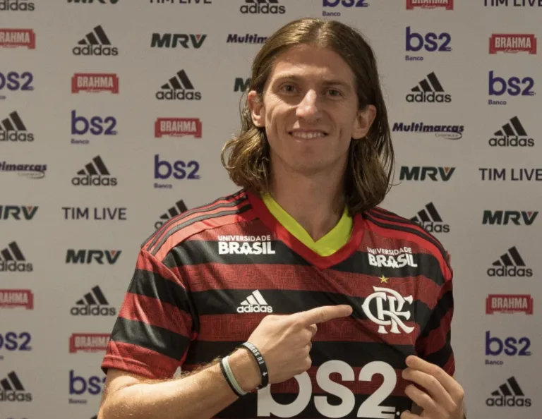 Flamengo: Filipe Luís tenta explicar fala sobre Vini Jr e reforça: racismo é inaceitável