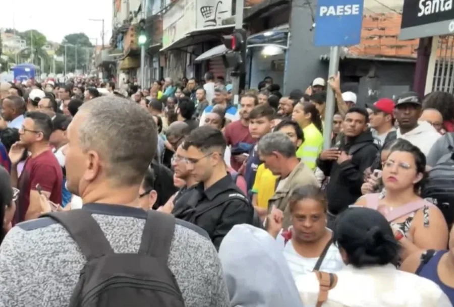Linha 8 diamante hoje 24/02/2026; Pane em trem vazio interdita Linha 8-Diamante, 60 ônibus são acionados e estação vira teste de paciência