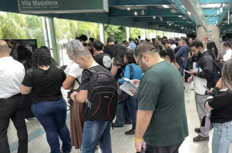 Linha verde Metrô SP: Falha em trem na Ana Rosa às 12h10 afeta Linha 2-Verde e impacta a Linha 1-Azul, ampliando atrasos e tensão nas plataformas