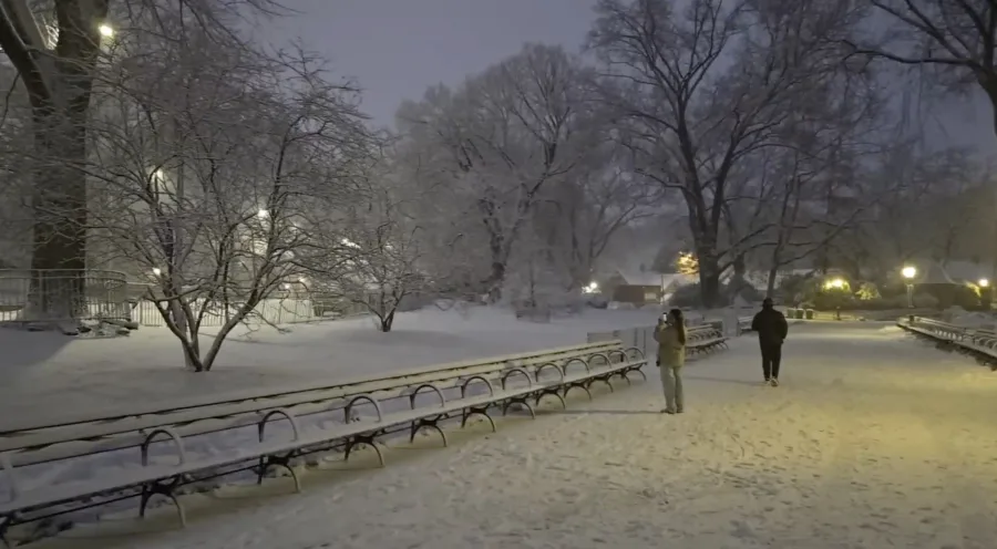 Nova York entra em estado de emergência por neve de até 70 cm; veja como a cidade será afetada