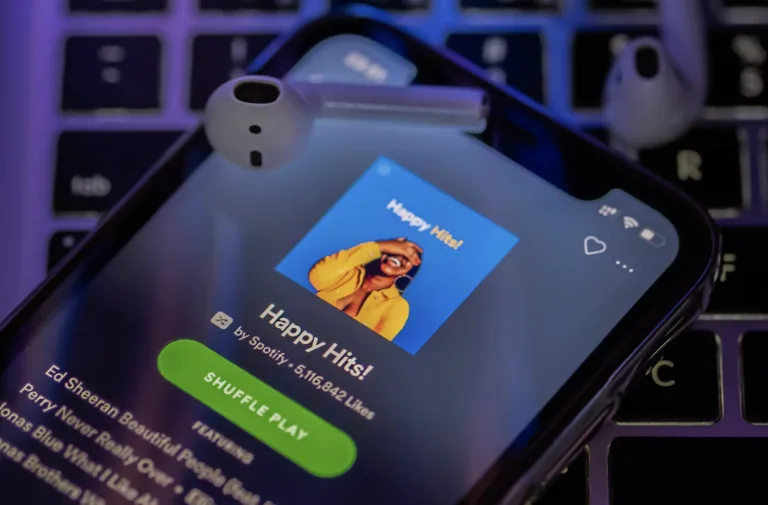 Spotify testa recurso que mostra bastidores das músicas durante a reprodução no app
