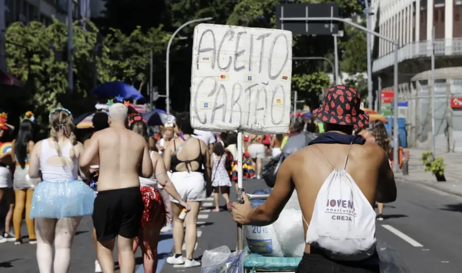 MEI DAS pagar corretamente; veja como emitir a guia;  Formalização de ambulantes como MEI cresceu 45% em dois anos