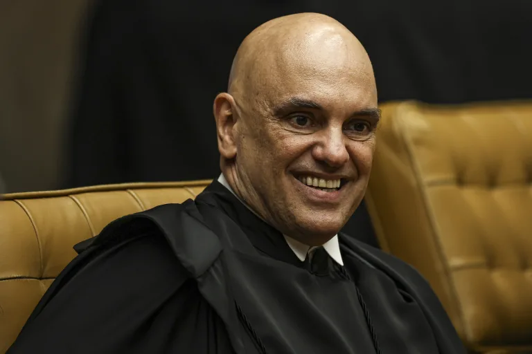 PF faz operação após descoberta de dados de Alexandre de Moraes em base ilegal: Entenda o que a investigação revelou sobre acesso a sistemas