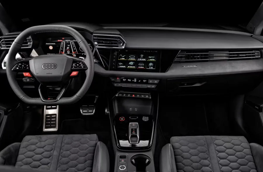 Você pagaria R$ 700 mil por um A3 nervoso? Testamos o Audi RS3 e descobrimos por que ele acelera mais que um Porsche 911 Carrera