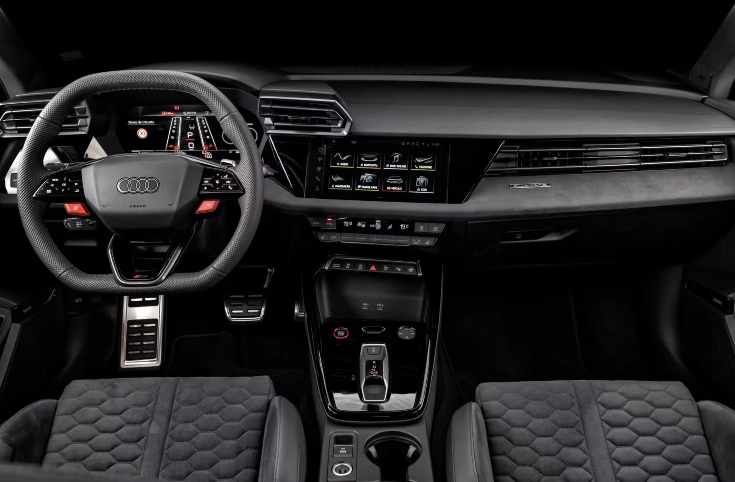 Você pagaria R$ 700 mil por um A3 nervoso? Testamos o Audi RS3 e descobrimos por que ele acelera mais que um Porsche 911 Carrera