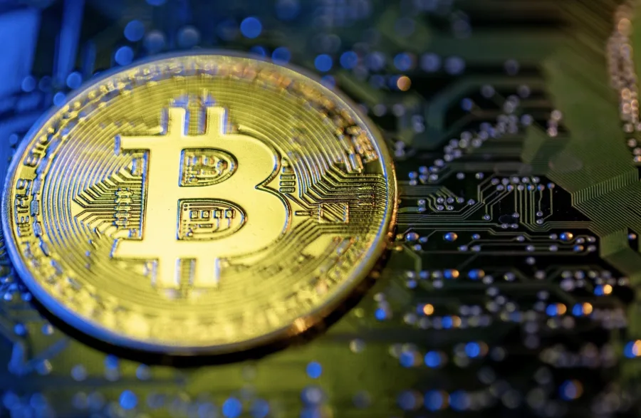 Bitcoin hoje dólar gráfico mostra que a moeda perdeu os US$ 70 mil, mas traders estão apostando em algo muito maior até junho