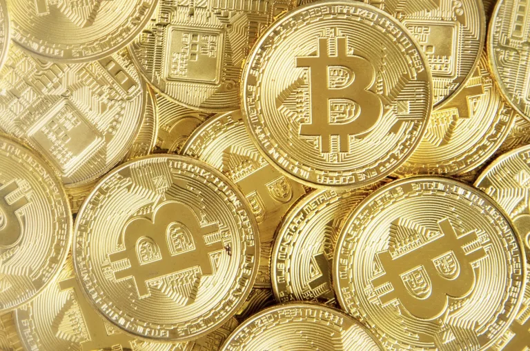 Bitcoin hoje dólar gráfico mostra que a moeda perdeu os US$ 70 mil, mas traders estão apostando em algo muito maior até junho