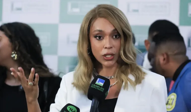 Quem é Erika Hilton? De Franco da Rocha para o Brasil; Conheça a Biografia da Deputada eleita presidenta da comissão da mulher 2026