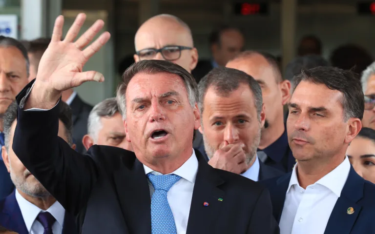Bolsonaro Hoje: ex-presidente melhora na UTI e exames começam a reagir, mas médicos fazem alerta inesperado sobre a alta que ainda não tem data