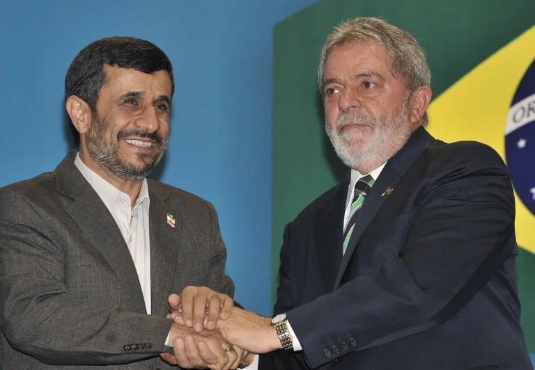 Mahmoud Ahmadinejad, ex-presidente iraniano, morre em ataque aéreo em Teerã e tensão no Oriente Médio dispara