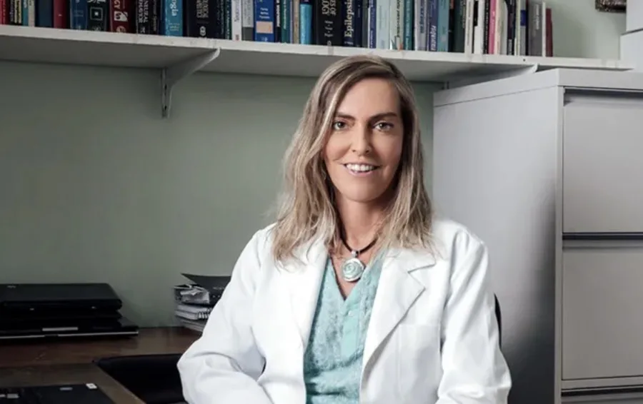 Cientista brasileira ganha destaque após pesquisa que pode ajudar pessoas paralisadas a recuperar movimentos