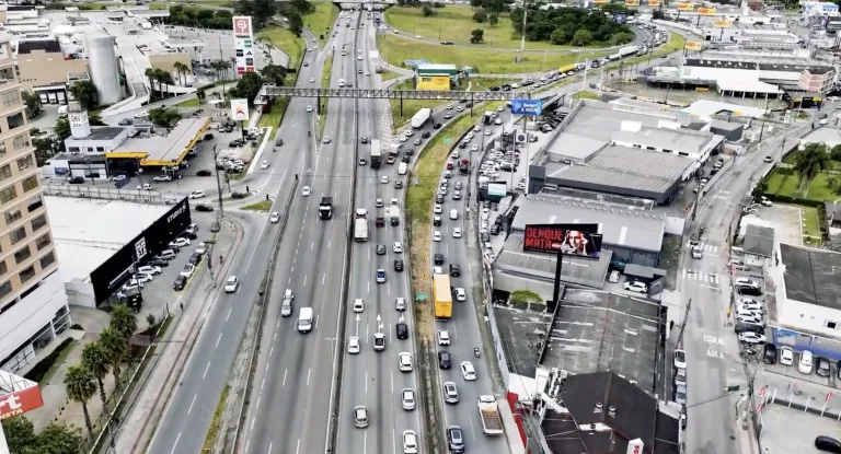 Nova estrada em Santa Catarina promete reduzir viagem de 3 horas para apenas 1h