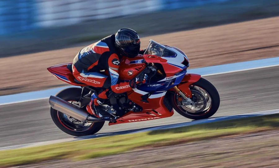 Honda CBR1000RR-R Fireblade SP 2026: como a Honda transformou sua superbike mais famosa em uma máquina ainda mais radical para pista