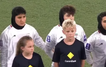 Jogadoras do Irã ficam em silêncio no hino e o motivo surpreende, o que aconteceu naquele estádio na Austrália está gerando perguntas no mundo todo