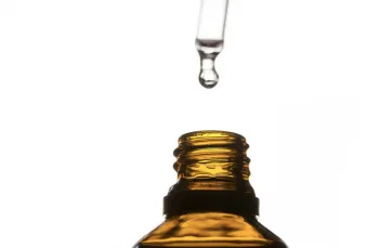 Melatonina sublingual proibida pela Anvisa: entenda o que motivou a decisão e o alerta sobre promessas contra insônia