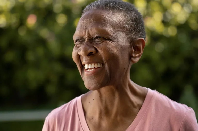 Aposentados INSS recebem que dia? INSS pode antecipar pagamento em abril, entenda como funciona a chamada gratificação de Páscoa e quem realmente recebe o dinheiro extra