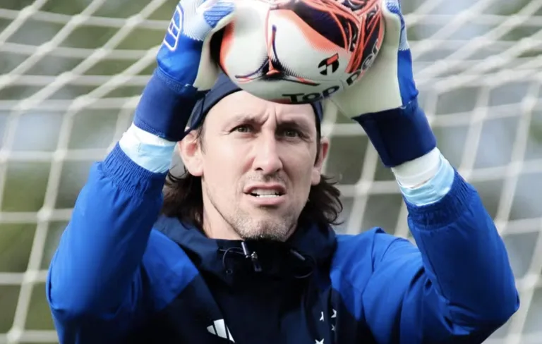 Cássio do Cruzeiro vai ficar fora da temporada? Lesão grave no joelho muda cenário do time e cirurgia promete revelar quanto tempo ele ficará parado