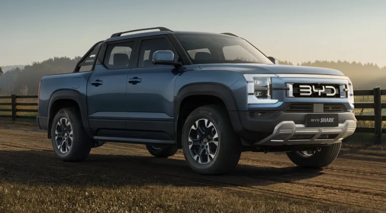 O CEO da Ford dirigiu as picapes chinesas e soltou uma frase que virou debate: por que ele disse que a BYD Shark não é uma Ranger?