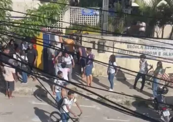 Pernambuco Hoje: Aluno esfaqueia colegas em escola estadual em Barreiros