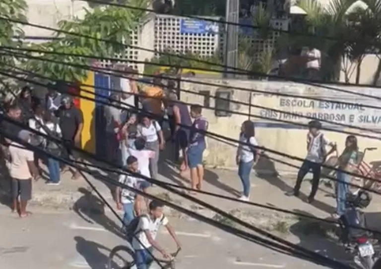 Pernambuco Hoje: Aluno esfaqueia colegas em escola estadual em Barreiros