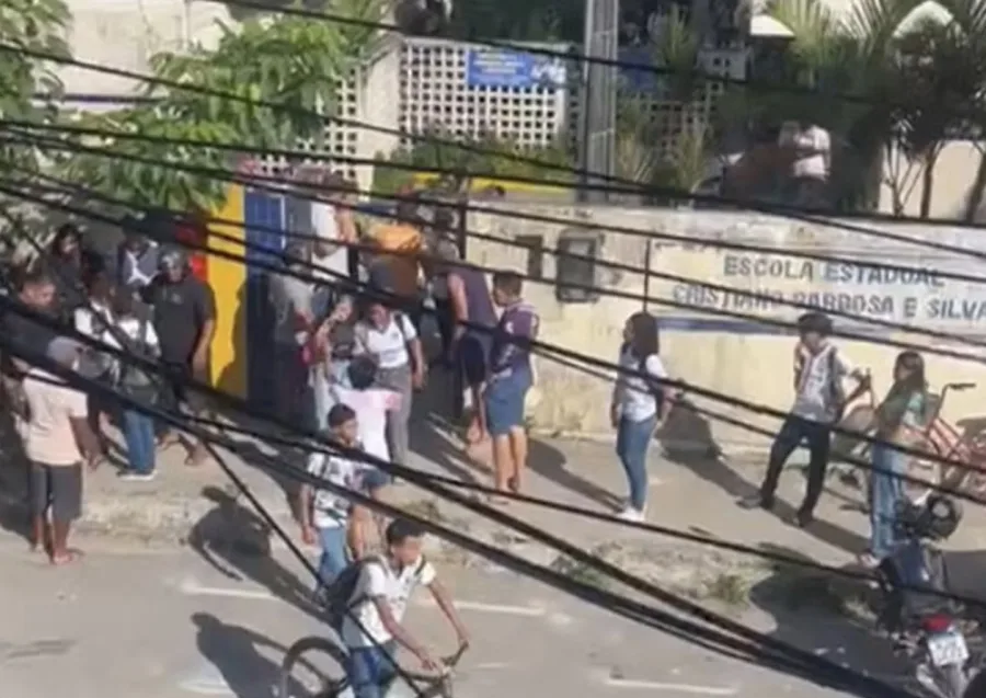 Pernambuco Hoje: Aluno esfaqueia colegas em escola estadual em Barreiros