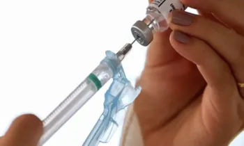 Por que a vacina contra herpes-zóster ganha força entre pacientes reumáticos: entenda o que diz o estudo