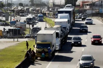 Paralisação dos caminhoneiros hoje 19/03/2026: Decisão sai às 16h e pode travar abastecimento, governo corre contra o tempo para evitar colapso