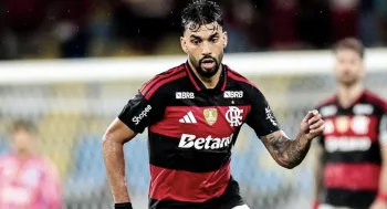Lucas Paquetá do Flamengo abre o placar cedo contra o Corinthians e expõe início lento do rival