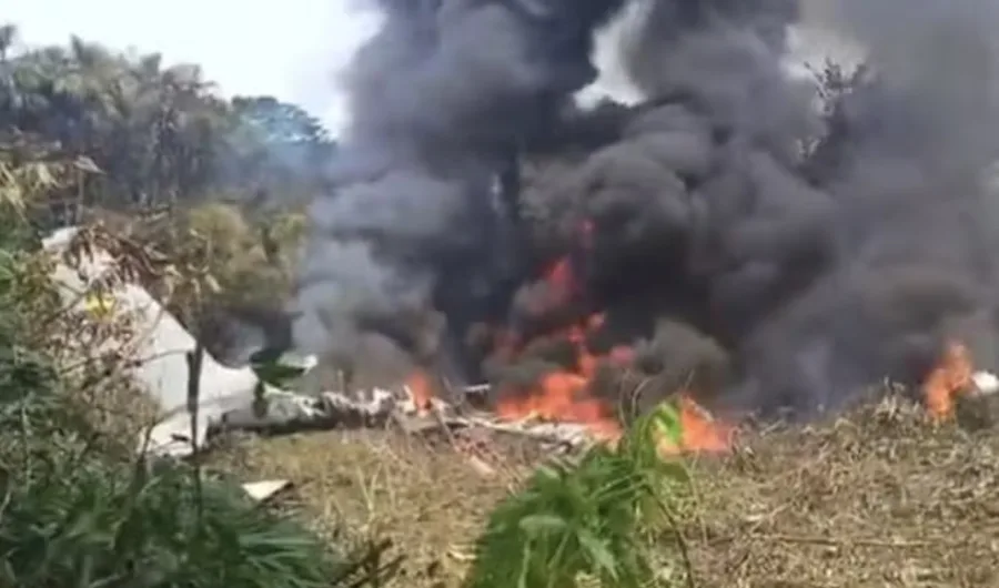 Acidente avião na Colômbia hoje: mais de 100 soldados estavam a bordo