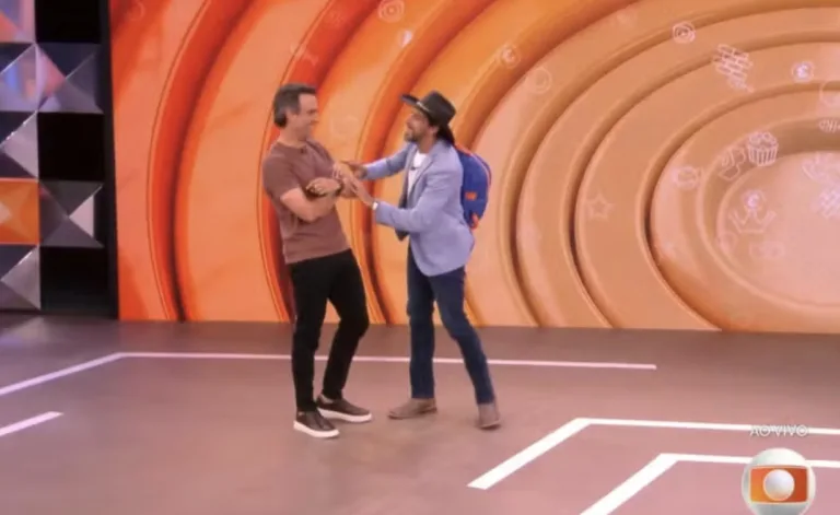 Cowboy BBB 26 é recebido por Tadeu Schmidt, que avalia sua trajetória no jogo