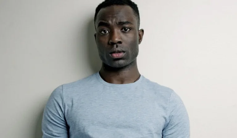 Paapa Essiedu, ator ameaçado após escalação em Harry Potter: o caso expõe limites e levanta alerta sobre segurança em grandes produções