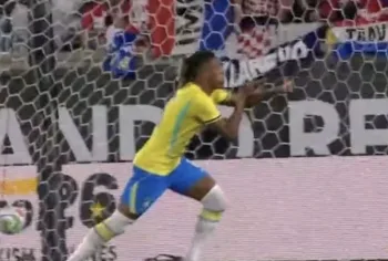 Danilo Santos da Seleção Brasileira marca após jogada de Vini Jr e Brasil vai ao intervalo em vantagem contra Croácia