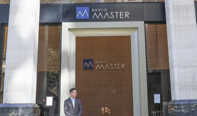 Banco Master é de esquerda ou direita? A resposta parece óbvia, mas os bastidores do escândalo revelam algo bem mais desconfortável