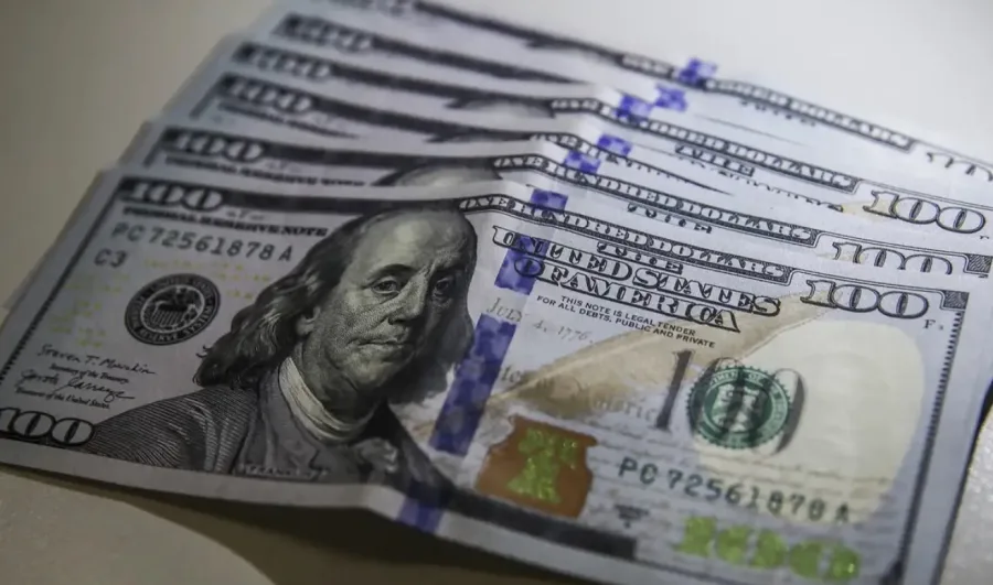 Dólar hoje em real brasileiro em tempo real: Por que o dólar voltou a subir mesmo com inflação sob controle nos EUA? A resposta passa pelo Irã e pode mexer no seu bolso