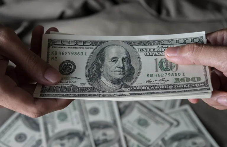 Preço do Dólar Hoje: Acompanhe o Valor em Tempo Real nesta quarta 04/03/2026