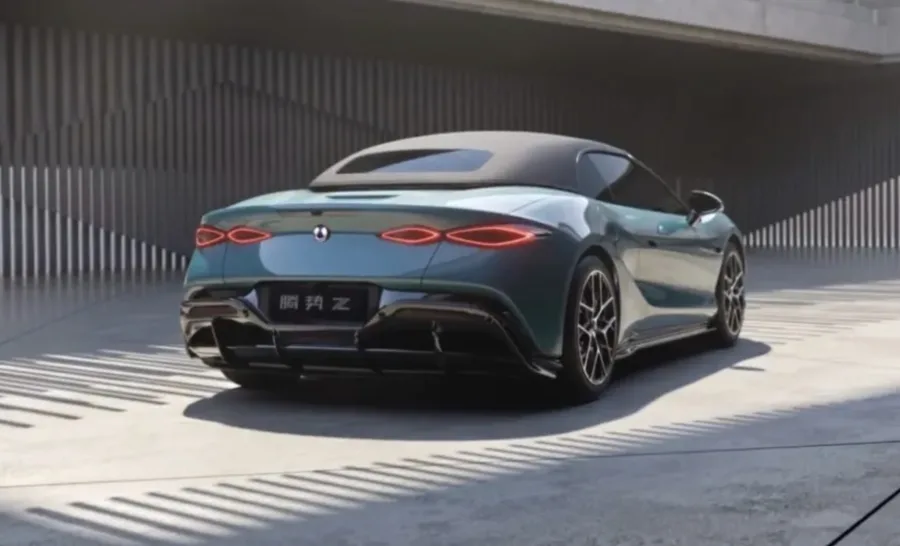 Denza Z chega ao Brasil em 2026 com mais de 1.000 cv e recarga em apenas 9 minutos