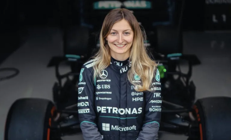 Doriane Pin faz história na F1 ao pilotar Mercedes e quebra barreira de quase 50 anos