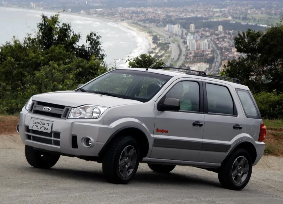 EcoSport 2012 serve para quem quer altura e uso urbano com estrada leve, entrega espaço e motor forte, mas exige atenção como usado antes de fechar.