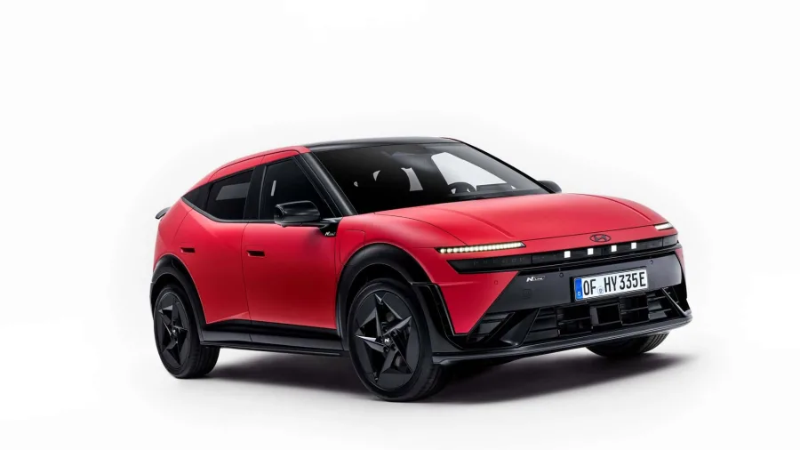 Novo Hyundai Ioniq 3 estreia com até 496 km de autonomia, motor de até 147 cv e proposta acessível, mirando rivais como BYD Dolphin e Renault 5 no mercado europeu