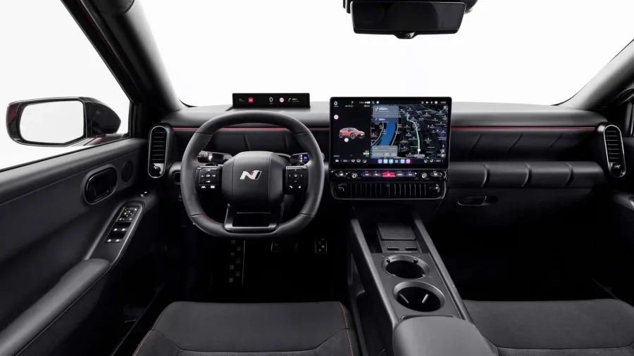 Novo Hyundai Ioniq 3 estreia com até 496 km de autonomia, motor de até 147 cv e proposta acessível, mirando rivais como BYD Dolphin e Renault 5 no mercado europeu