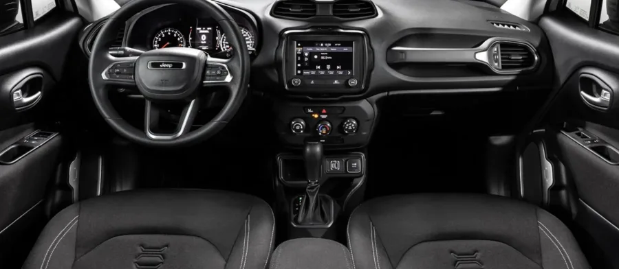 A Sport tinha pacote honesto com piloto automático, multimídia sem fio e motor 1.3 turbo de 176 cv, o suficiente para uso urbano sem dor de cabeça