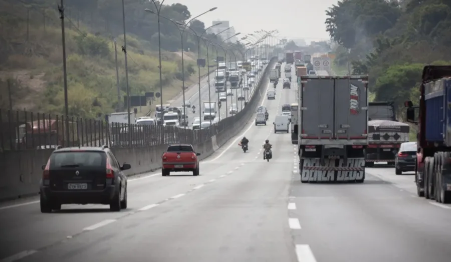 Feriado de Páscoa 2026 em SP: Por que 16 milhões de carros vão travar as estradas? O que ninguém te contou sobre o caos que está prestes a acontecer