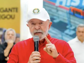 PIX ameaçado pelo Trump? ‘Ninguém vai fazer a gente mudar o PIX’, diz Lula ao comentar relatório dos EUA