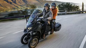 Kymco lança scooter de três rodas com 52 cv e foco total em estabilidade para quem não confia na dianteira de motos tradicionais