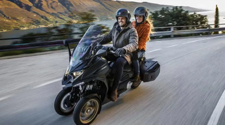 Kymco lança scooter de três rodas com 52 cv e foco total em estabilidade para quem não confia na dianteira de motos tradicionais