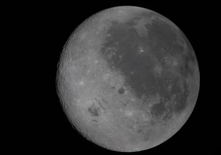 Artemis II AO VIVO: Astronautas da NASA batem recorde histórico e se tornam os humanos mais distantes da Terra hoje