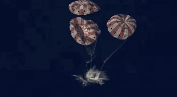 Artemis II pousa no Pacífico após reentrada extrema e encerra missão histórica ao redor da Lua