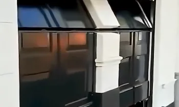 Garagem “invisível” vira fenômeno e levanta debate sobre criatividade e segurança